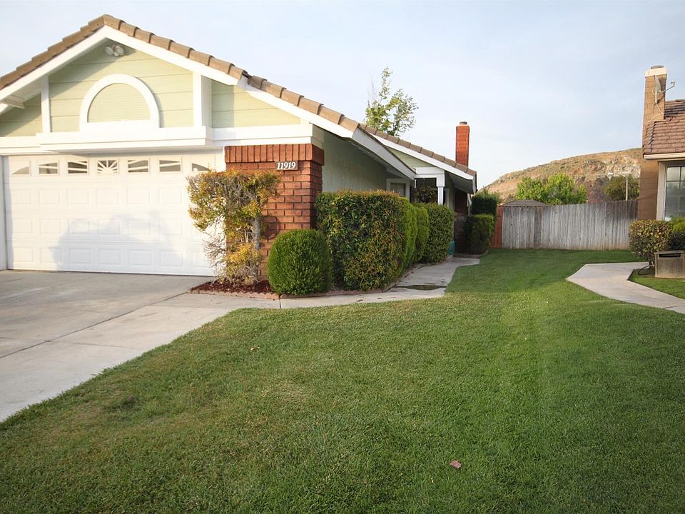 1st image of 11919 Yucca Dr