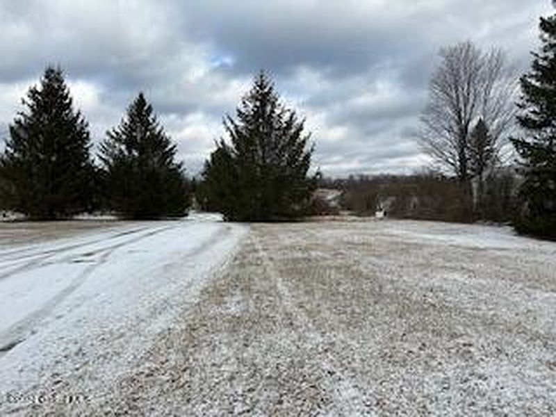 2nd image of 826 Route 29