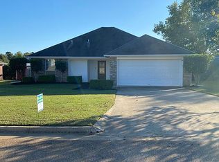 606 Harris Dr, Nash, TX 75569