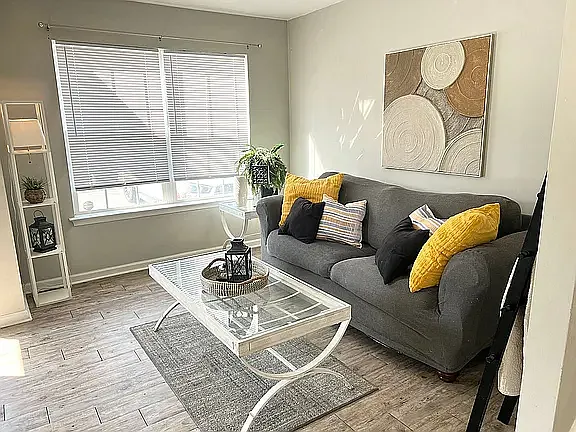 4 bed, 1496 sqft, $2,750 — Photo 3