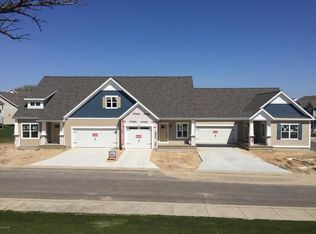 2831 Hearthstone Dr SE, Kentwood, MI 49512