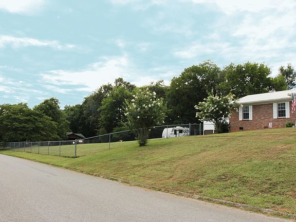 3rd image of 375 Eldorado Cir