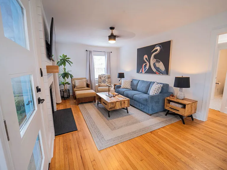 306 Commerce St — Photo 15