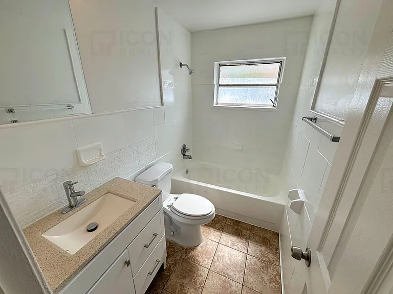 4361 NW 25th Pl — Photo 11