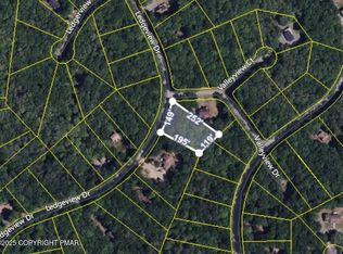 Ledgeview Dr, Hawley, PA 18428