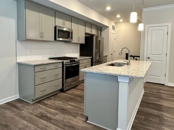 1341 Rail Stop Dr Unit 105, Woodbridge, VA 22191