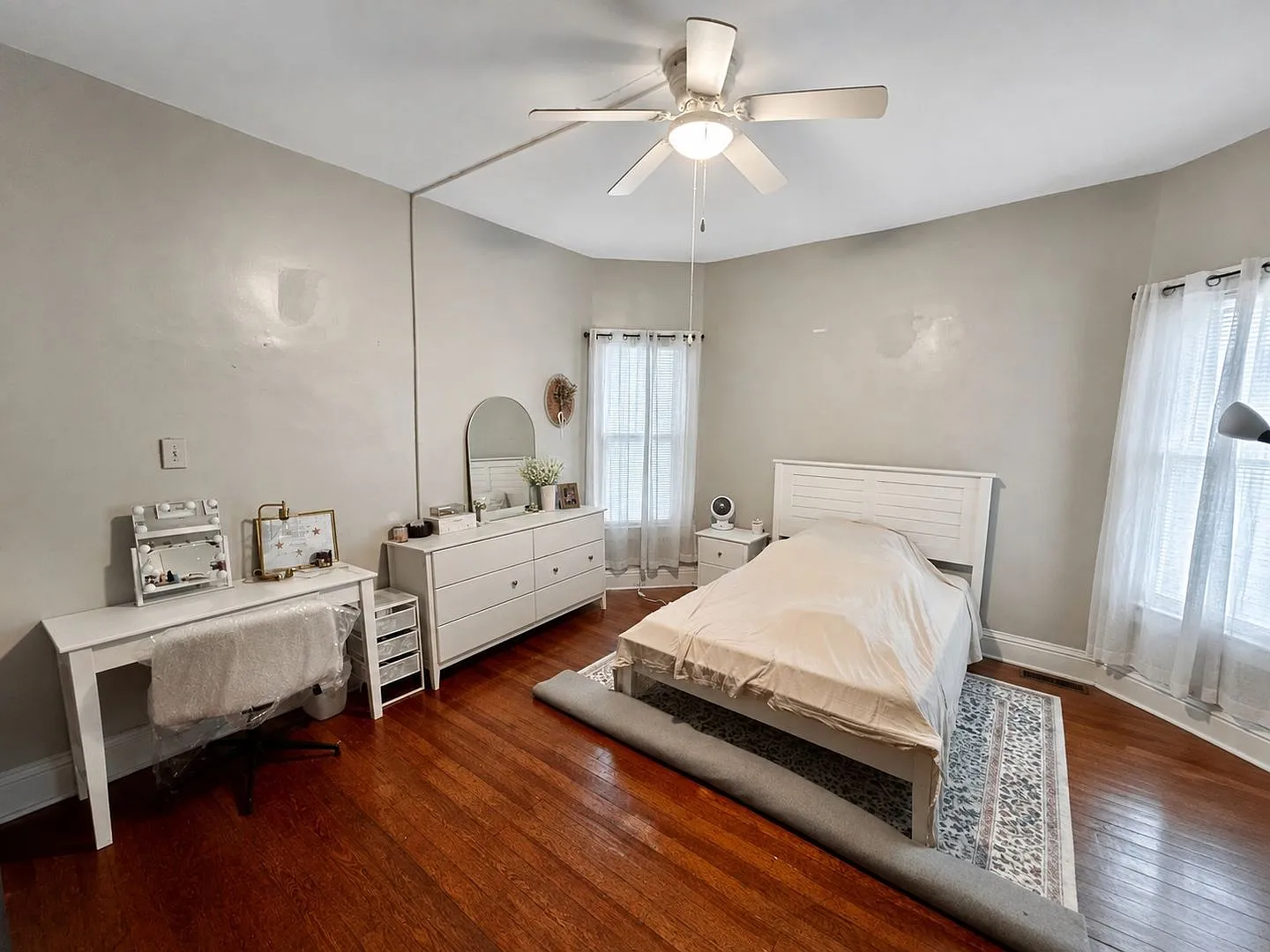 344 Oldham Avenue 4 Bedroom / 2 Bath + Optional 5th Bedroom Loft — Photo 3