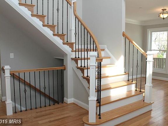 3rd image of 10006 Mayfield Dr