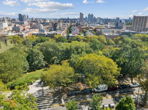 400 West 113th Street image 17 of 33