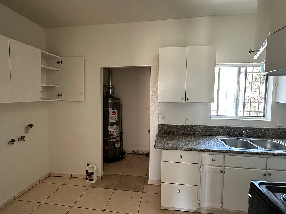 528 W 77th St #1/2
