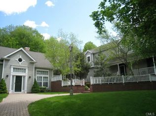 120 Mayfield Dr, Trumbull, CT 06611