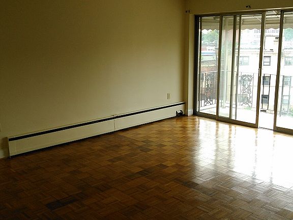 2nd image of 267 Linwood Ave #3D