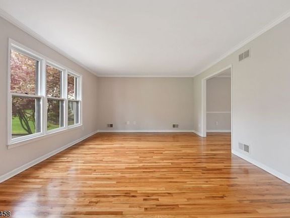 3rd image of 649 Leah Ct