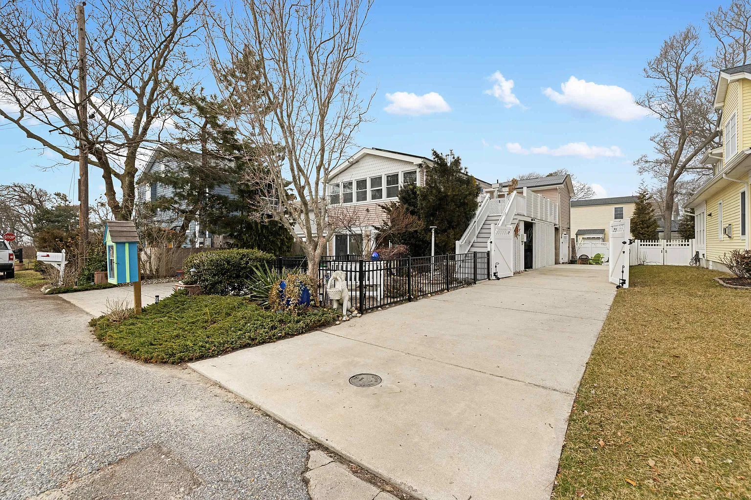 511 Forest Rd photo 1