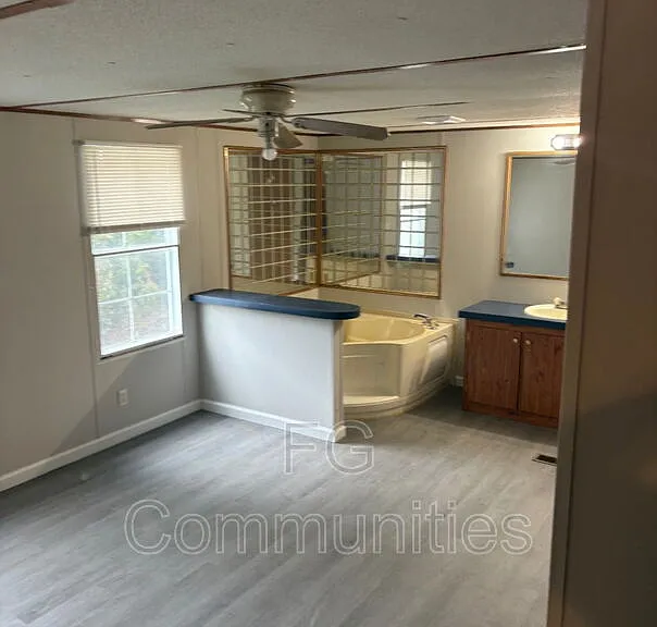 1726 Suburban Dr #25 — Photo 4