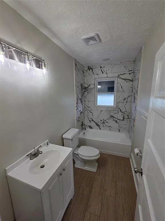 2 bed, 1.0 bath, 1160 sqft, $1,900 — Photo 4