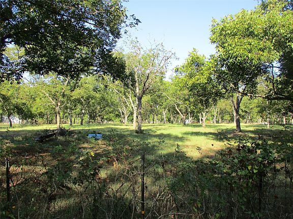 4th image of 160 Rains County Rd #2181