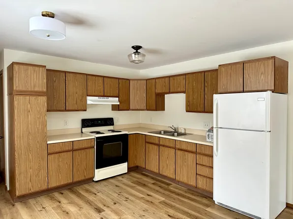 297 W 23rd St, Holland, MI 49423