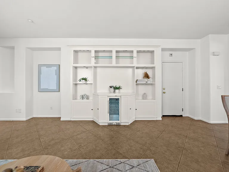 6340 Oleander Way — Photo 5
