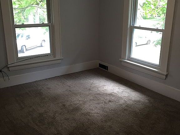 4th image of 1928 Marhofer Ave