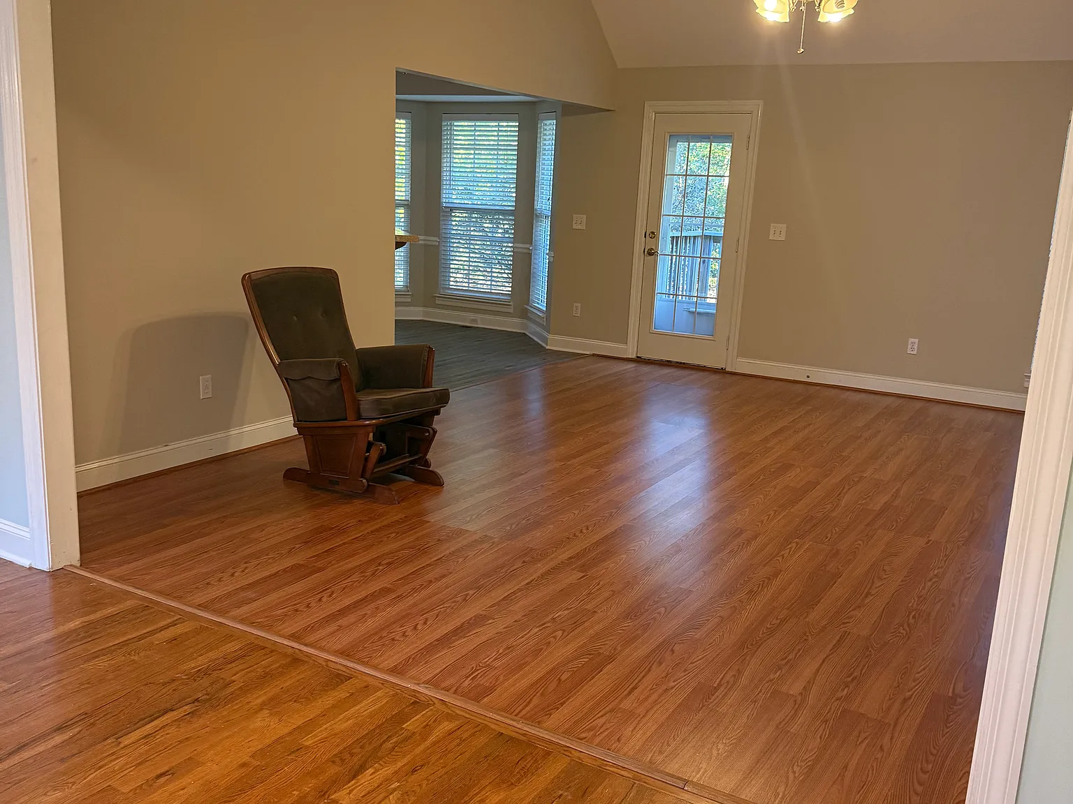 3 bed, 2109 sqft, $2,300 — Photo 2