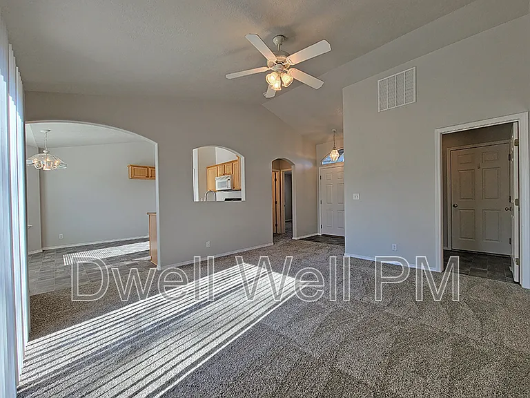 2903 E Ohio Ave — Photo 2