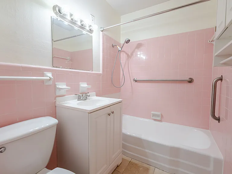 105 E Woodbury Dr — Photo 5