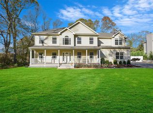 24 Virginia Ave, Ronkonkoma, NY 11779