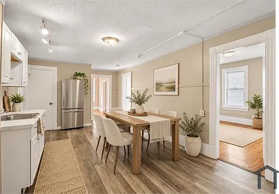 4 bed, $2,450 — Photo 3