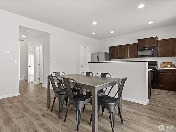 4th image of 18934 111th Avenue Ct E
