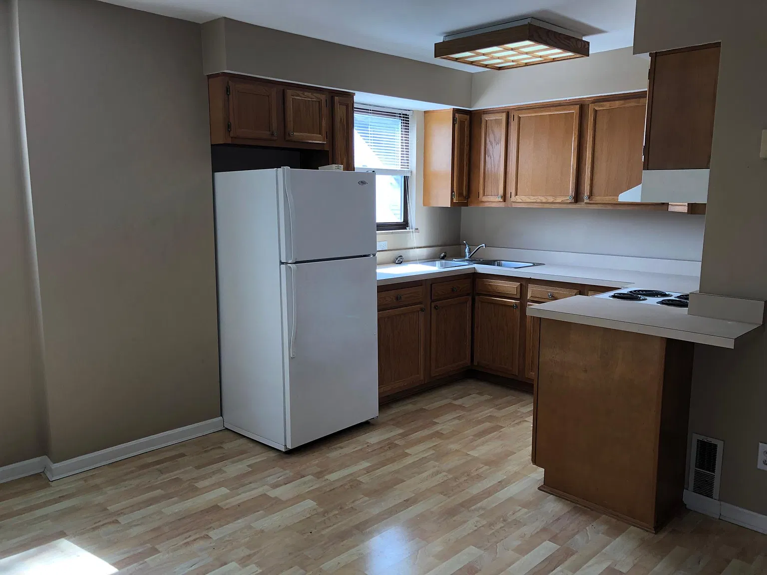 1 bed, 900 sqft, $850 — Photo 2