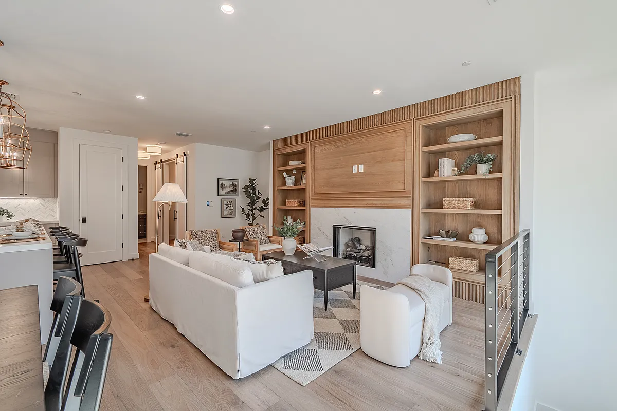 Building Photo - 4128 University Blvd #2L