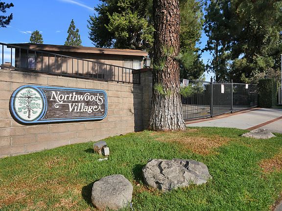 3rd image of 23 Northwoods Ln