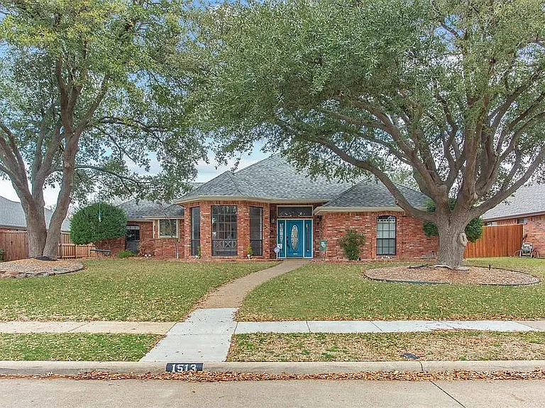1513 Huron Trl — Photo 1
