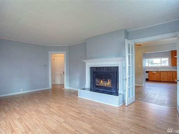 4th image of 3735 S Ainsworth Ave