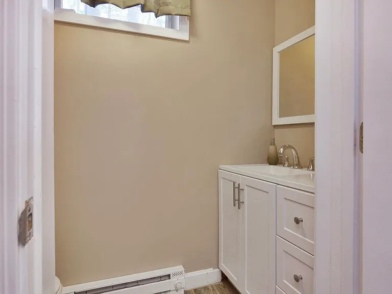 103 Washington Rd — Photo 15