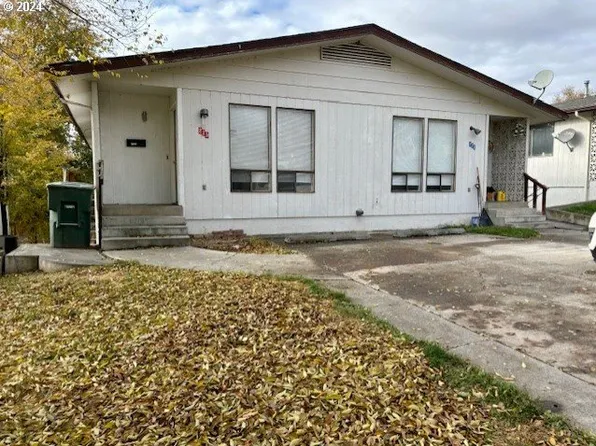 219/221 NW 13th St, Pendleton, OR 97801