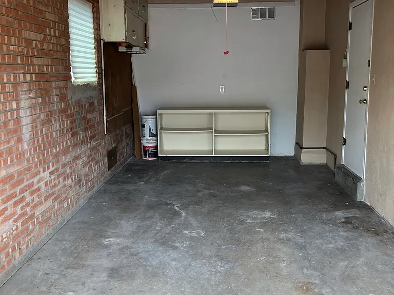 723 Adams St NE — Photo 37