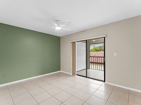 3rd image of 1593 Cabot Ln APT 8