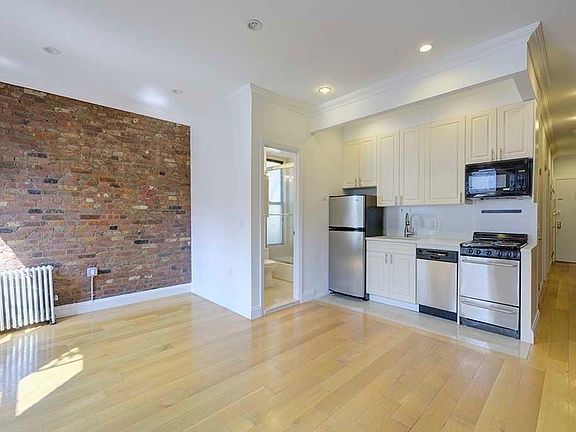 2nd image of 163 Mulberry St #25