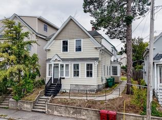 557 Chelmsford St, Lowell, MA 01851