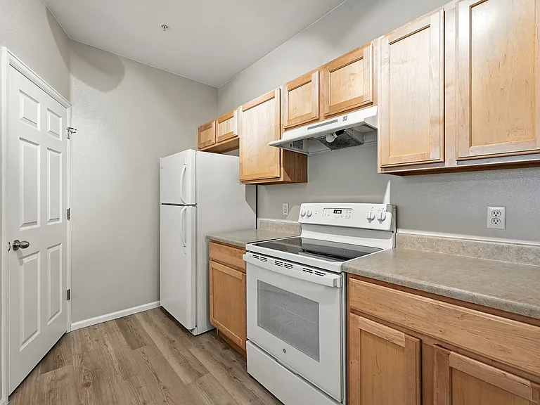 5255 Memphis St #312 — Photo 10