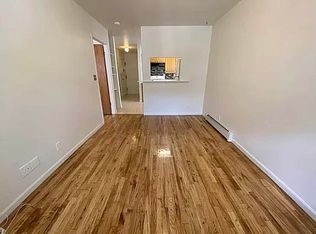 3450 10th St APT 1, Astoria, NY 11106