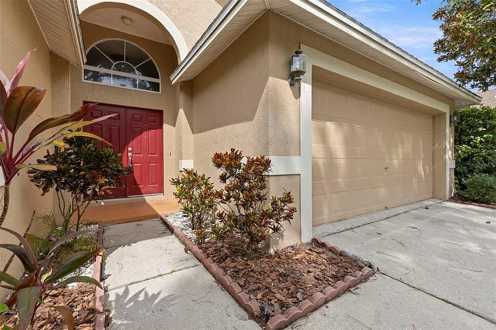 3 bed, 2.0 bath, 1839 sqft, $2,450 — Photo 4
