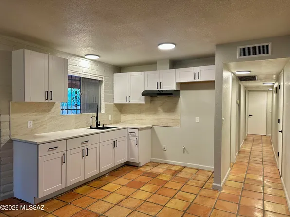 4520 E Glenn St, Tucson, AZ 85712