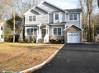 10 Springbrook Rd, Livingston, NJ 07039
