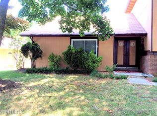 145 S Fox Rd, Sterling, VA 20164