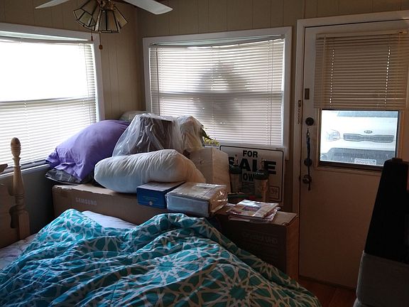 5th image of 4843 Goldfinch Dr