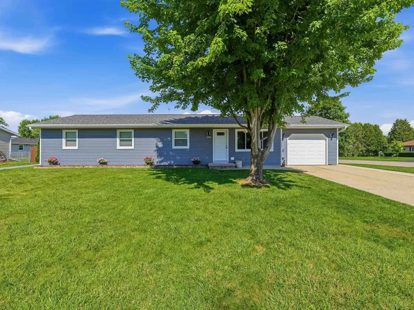 1103 Lombardi Ln, Beaver Dam, WI 53916