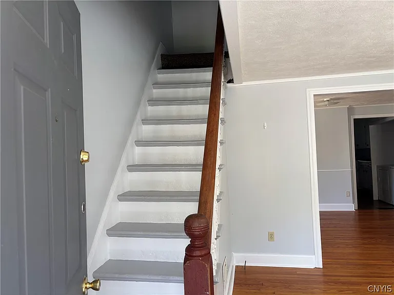 135 W Mohawk St — Photo 4